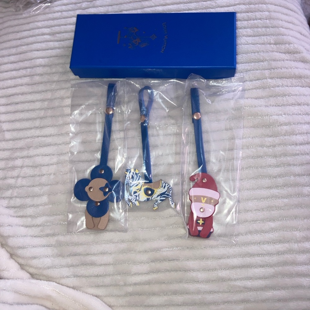 💙 6FER Louis Vuitton Blue Accessory Collection - Picture 7 of 10